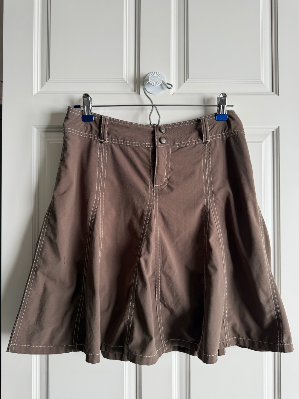 Athleta Size 2 “Whatever” Brown A-Line Skirt/Skort
Contrast Stitch Pre-owned